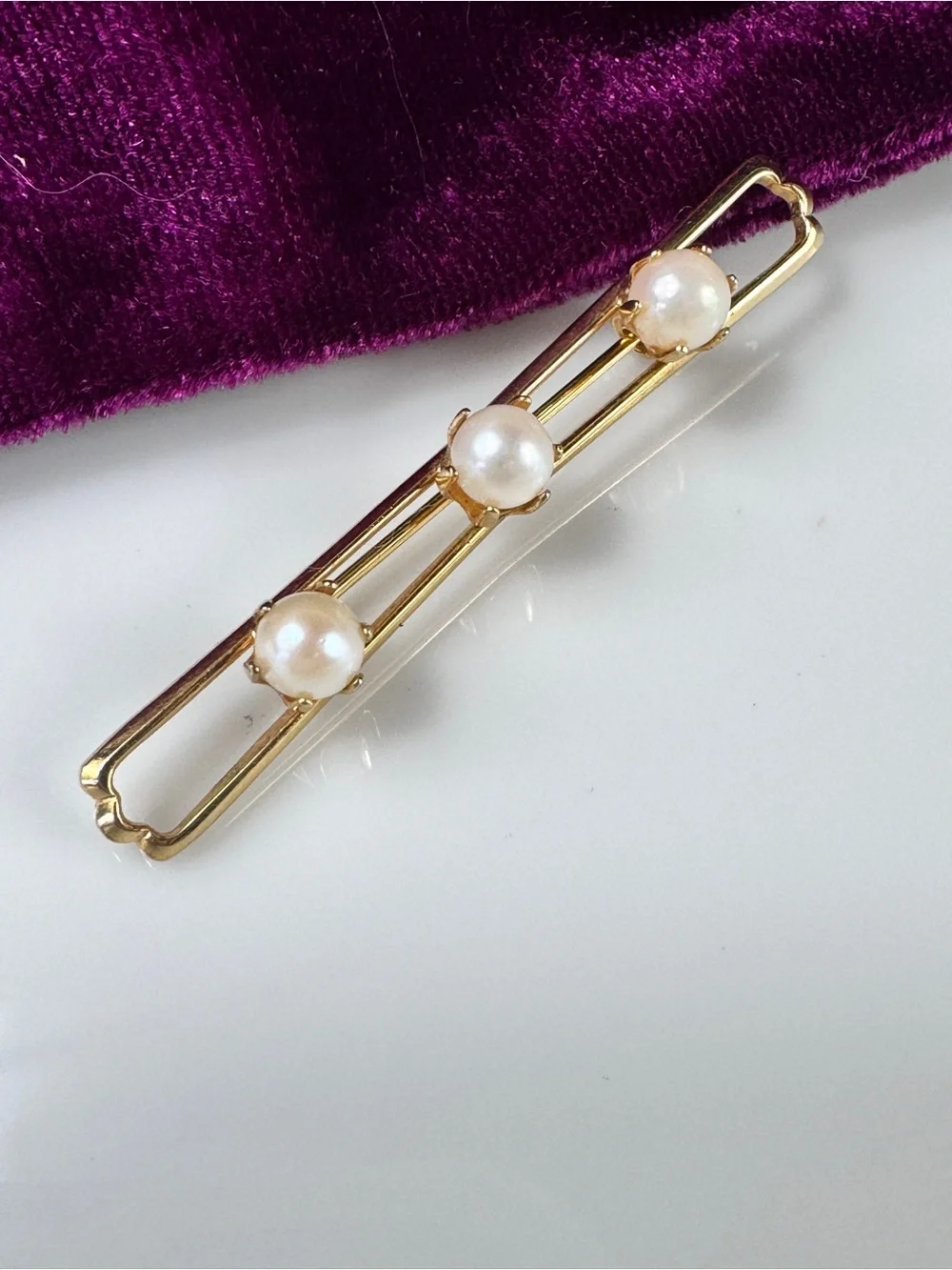 N/A elegant gold